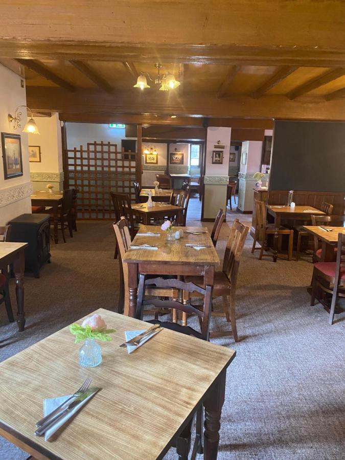 The Queens Head Inn Milton Ernest Bagian luar foto