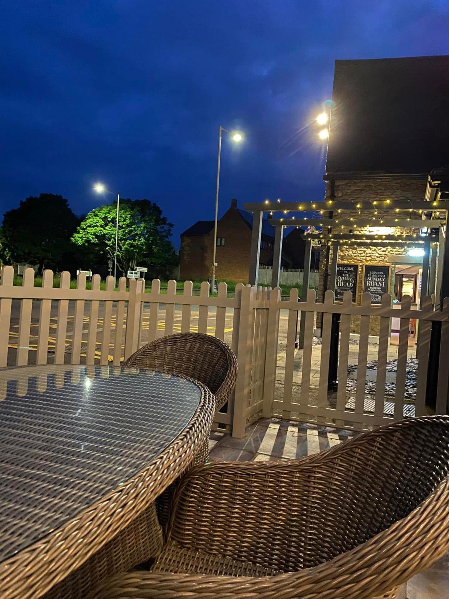 The Queens Head Inn Milton Ernest Bagian luar foto